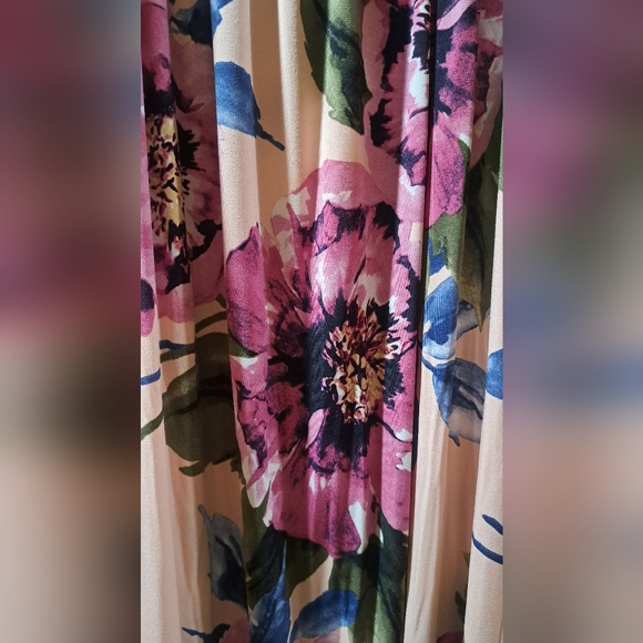 Loving Melody Ruffel Floral Dress-LG - Picture 2 of 7